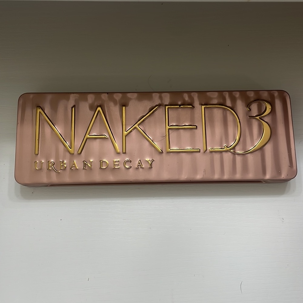 Naked 3 Urban decay eyeshadow pallete